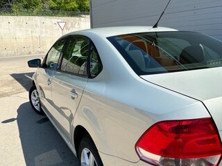 2013 Volkswagen Polo V, бежевый, 960000 рублей, вид 2