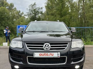 2009 Volkswagen Touareg I Рестайлинг, чёрный, 1380000 рублей, вид 2