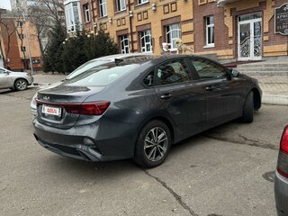 2022 Kia Forte III Рестайлинг, серый, 2750000 рублей, вид 3