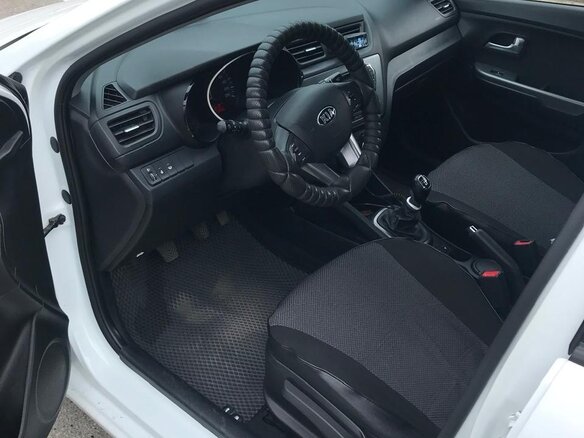 2015 Kia Rio III Рестайлинг, белый, 1000000 рублей - вид 5