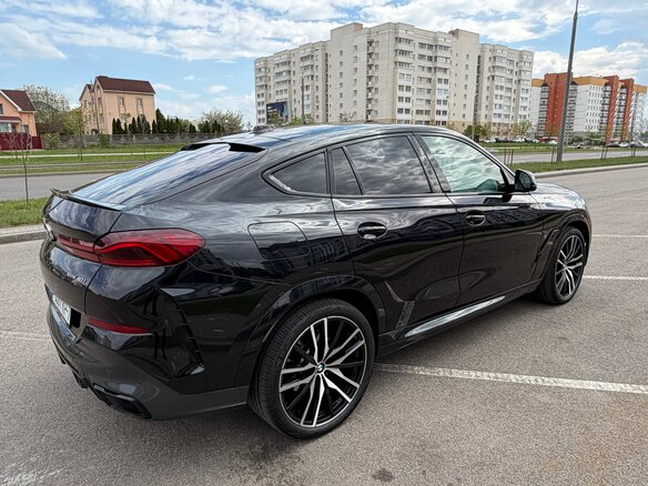 2023 BMW X6 40i III (G06) Рестайлинг, чёрный, 6400000 рублей - вид 8