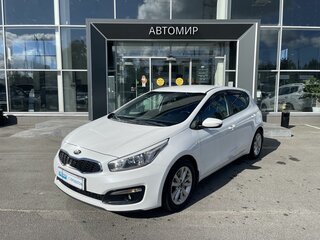 2017 Kia Ceed II Рестайлинг, белый, 1309000 рублей, вид 1