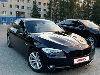 2013 BMW 5 серии 520i VI (F10/F11/F07), чёрный, 1900000 рублей, вид 4