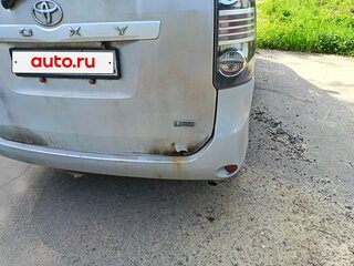 2009 Toyota Voxy II (R70), серебристый, 1150000 рублей, вид 3