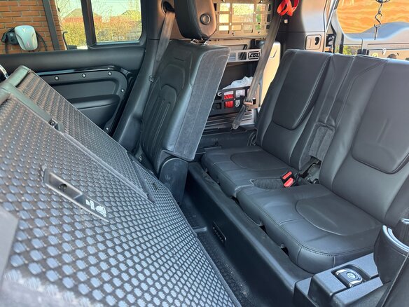 2020 Land Rover Defender 110 II, чёрный, 7000000 рублей - вид 21