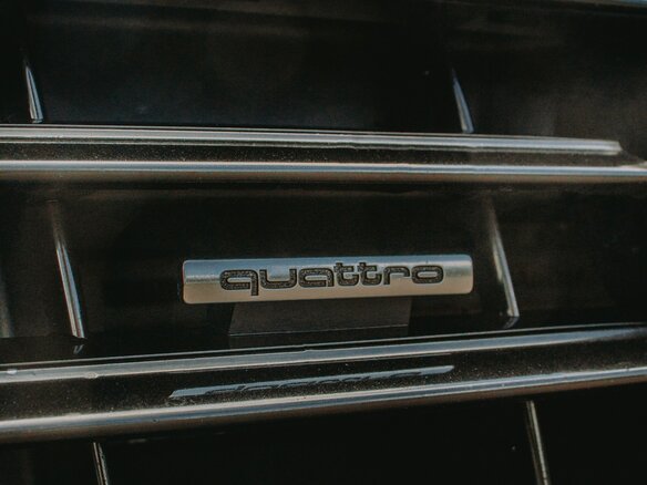 2013 Audi A8 III (D4), серый, 2600000 рублей - вид 31