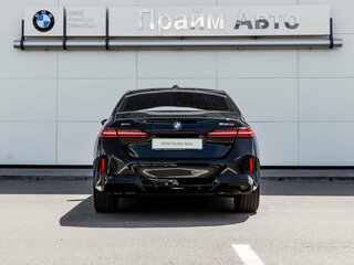 2025 BMW 5 серии Long 530Li xDrive VIII (G60/G61/G68), чёрный, 7990000 рублей, вид 4