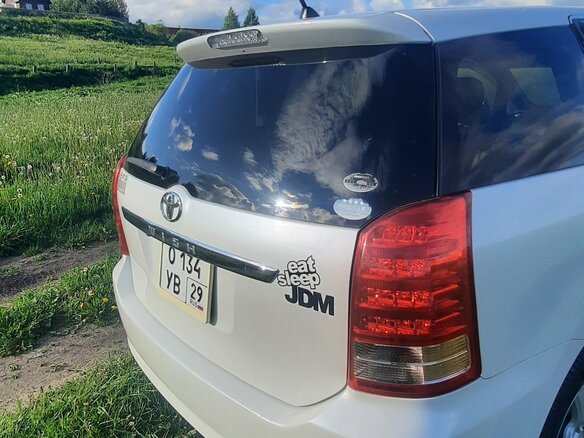 2003 Toyota Wish I, белый, 1200000 рублей - вид 7