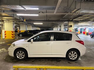 2013 Nissan Tiida I Рестайлинг, белый, 1000000 рублей, вид 5