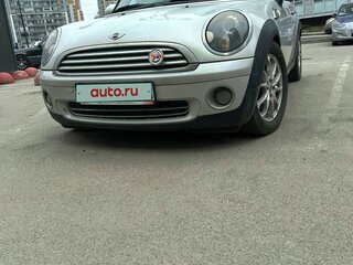 2010 Mini Hatch Cooper II (R56) Рестайлинг, серебристый, 1100000 рублей, вид 2