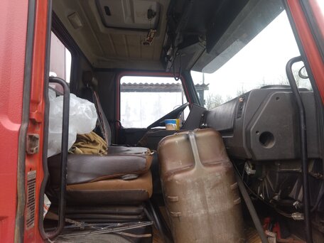 1988 Scania 93, красный, 1000000 рублей, вид 3