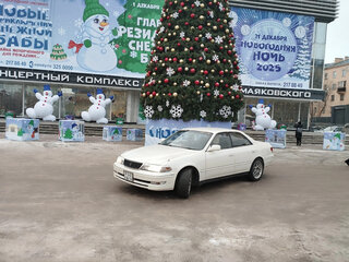1996 Toyota Mark II VIII (X100), белый, 700000 рублей, вид 1