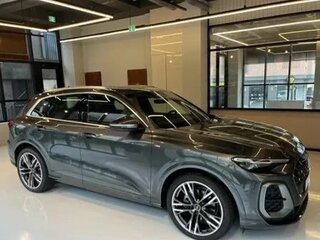 2026 Audi Q5 40 TDI III (GU), серый, 8970000 рублей, вид 2