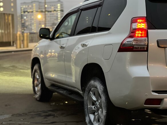 2015 Toyota Land Cruiser Prado 150 Series Рестайлинг 1, белый, 4299000 рублей - вид 6