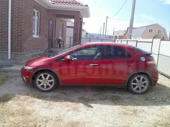 2008 Honda Civic VIII, красный - вид 3