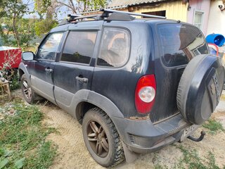 2011 Chevrolet Niva I Рестайлинг, чёрный, 450000 рублей, вид 1