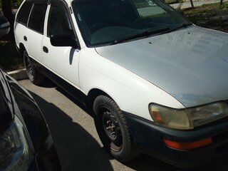 1998 Toyota Corolla VII (E100), белый, 300000 рублей, вид 1
