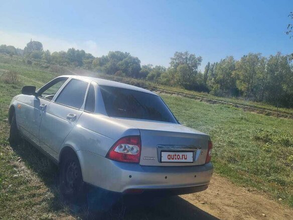 2017 Lada (ВАЗ) Priora I Рестайлинг, серебристый, 800000 рублей - вид 4