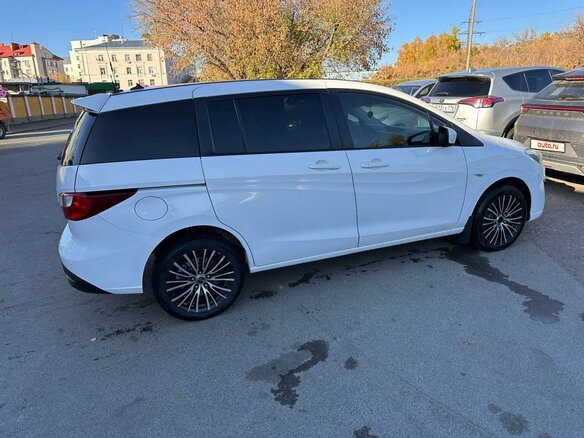 2011 Mazda 5 II (CW), белый, 1150000 рублей - вид 1