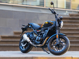 2025 Royal Enfield Guerrilla 450, чёрный, 554000 рублей, вид 3