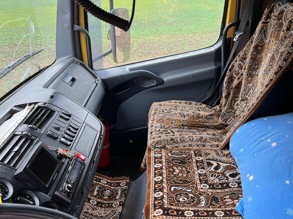 2002 Mercedes-Benz Atego, жёлтый, 2490000 рублей - вид 10