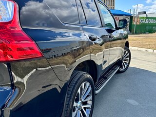 2017 Toyota Land Cruiser Prado 6-speed 150 Series Рестайлинг 1, чёрный, 4300000 рублей, вид 5