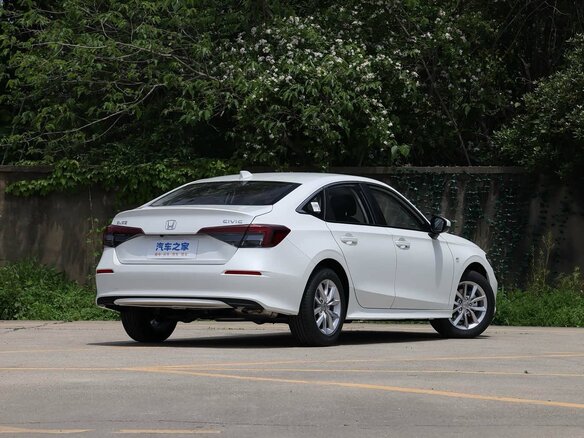 2026 Honda Civic XI Рестайлинг, красный, 2500000 рублей - вид 3