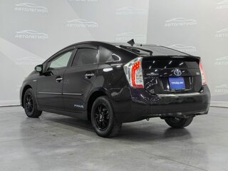 2011 Toyota Prius III Рестайлинг (XW30), красный, 1054000 рублей, вид 3