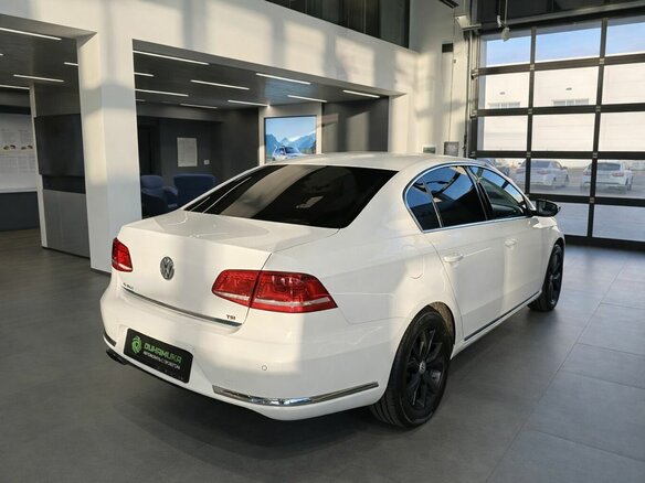 2012 Volkswagen Passat B7, белый - вид 4