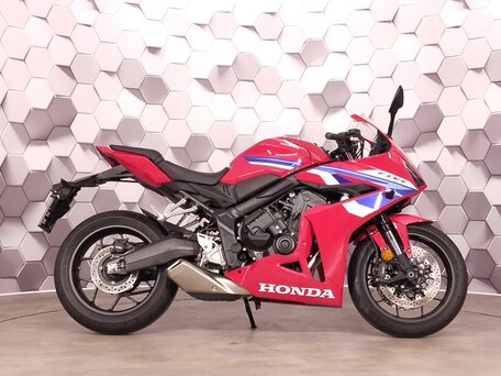 2025 Honda CBR 650R, красный, 1285000 рублей, вид 3