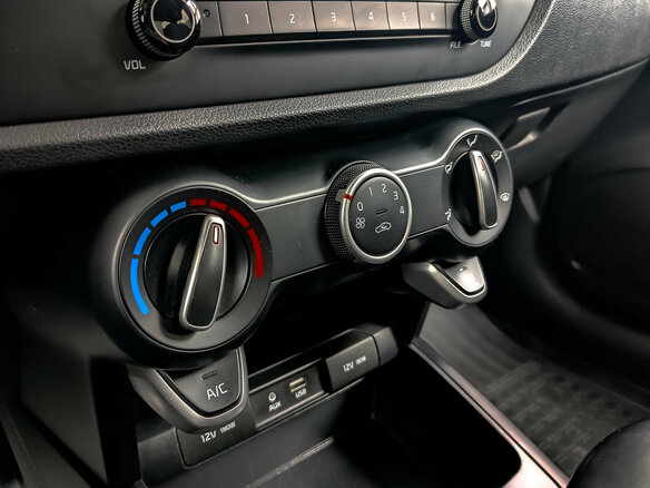 2018 Kia Rio IV, синий, 1425000 рублей - вид 20