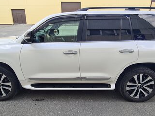 2019 Toyota Land Cruiser 200 Series Рестайлинг 2, белый, 10500000 рублей, вид 4