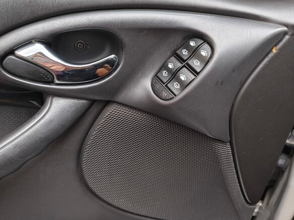 2004 Ford Focus I Рестайлинг, серебристый, 230000 рублей - вид 7