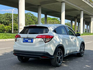 2022 Honda Vezel I Рестайлинг, белый, 1400000 рублей, вид 3