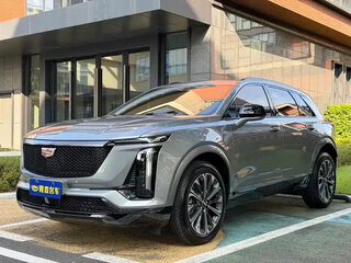 2026 Cadillac XT5 II, серебристый, 5900222 рублей, вид 3