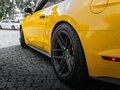 2020 Ford Mustang VI Рестайлинг, жёлтый, 3600000 рублей - вид 11