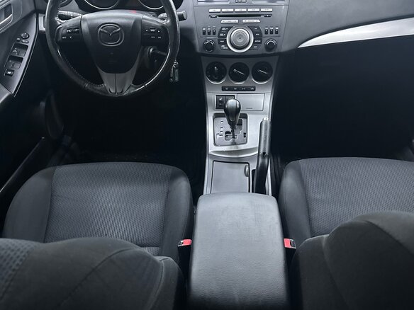 2011 Mazda 3 II (BL), белый - вид 12