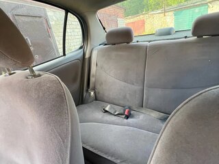 2001 Toyota Platz, серебристый, 235000 рублей, вид 5