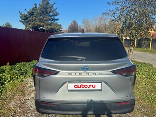2021 Toyota Sienna IV, серый, 4900000 рублей, вид 2