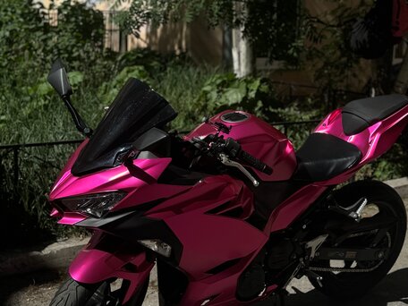 2017 Kawasaki Ninja 400, розовый, 580000 рублей, вид 1