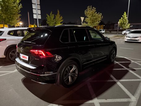 2020 Volkswagen Tiguan II, чёрный, 2300000 рублей, вид 3