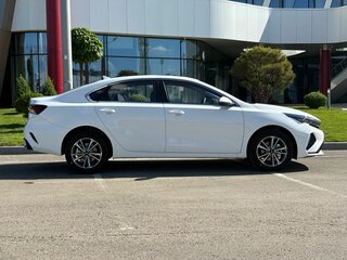 2026 Kia K3 II (China Market) Рестайлинг, белый, 2435000 рублей, вид 4