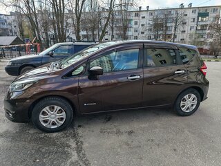 2016 Nissan Note e-Power II Рестайлинг, коричневый, 1120000 рублей, вид 2