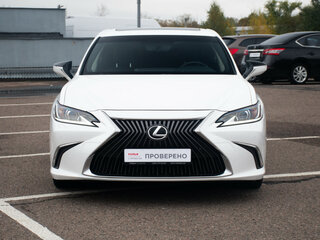 2018 Lexus ES 250 VII, белый, 3447000 рублей, вид 3