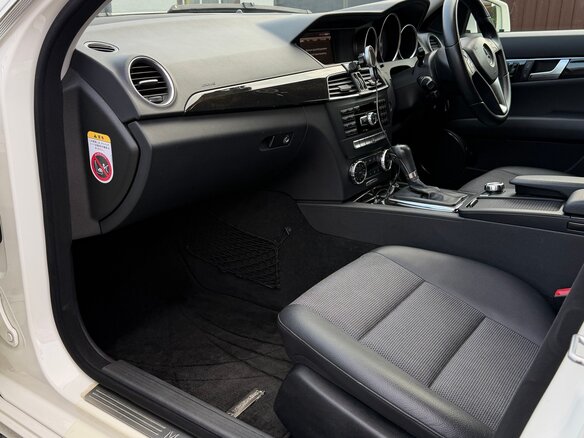 2011 Mercedes-Benz C-Класс 200 III (W204) Рестайлинг, белый, 1400000 рублей - вид 22