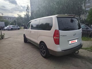 2010 Hyundai Grand Starex I, белый, 1450000 рублей, вид 2