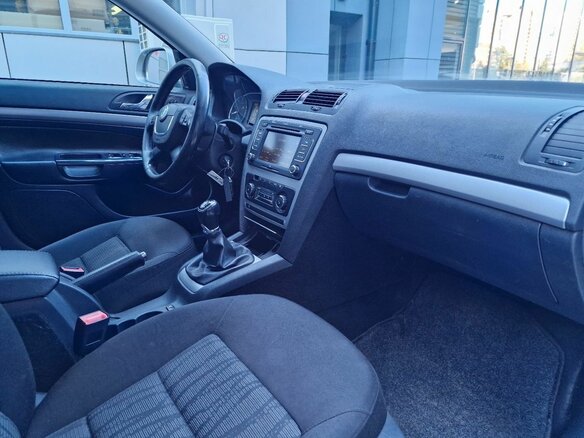 2011 Skoda Octavia II (A5) Рестайлинг, серый, 475000 рублей - вид 13