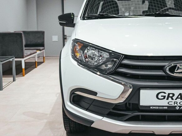 2026 Lada (ВАЗ) Granta Cross I Рестайлинг, белый - вид 4