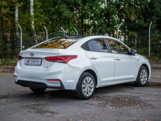2018 Hyundai Solaris II, белый, 1270000 рублей, вид 2