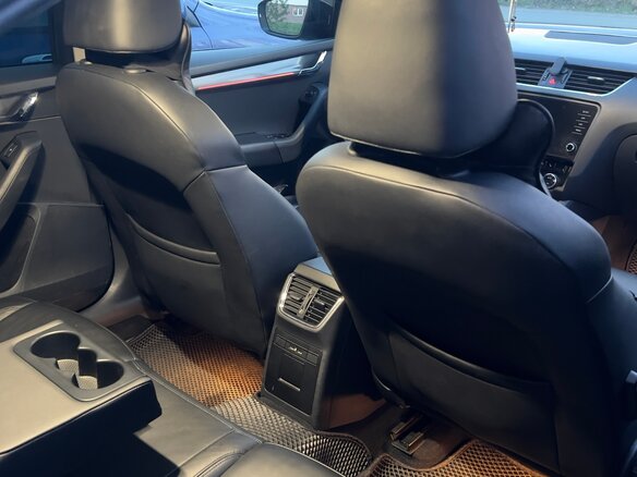 2019 Skoda Octavia III (A7) Рестайлинг, зелёный, 1650000 рублей - вид 16